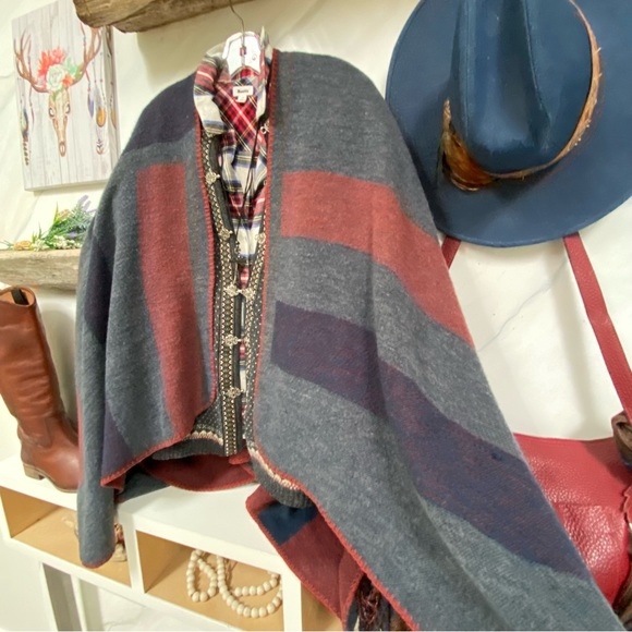 BB DOKOTA reversible cape/body wrap w country:prairie/western/cottage vibe - Picture 12 of 14